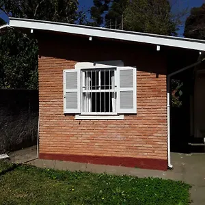 Quarto em Acomodações Particulares Bem Localizada.